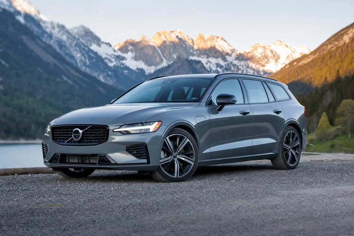 2024 Volvo V60 Recharge Long-Term Review: Unpacking the Plug-In Hybrid Wagon