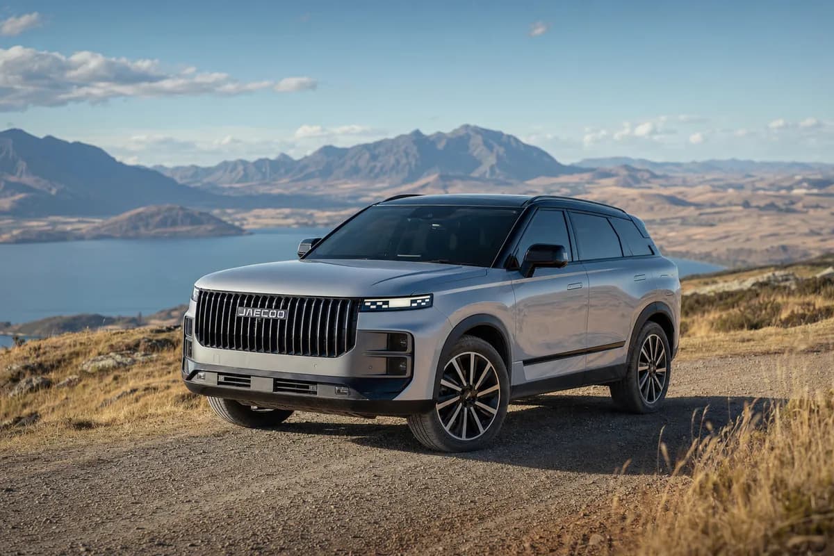 2026 Jaecoo 8 First Drive Review: Can Chery’s Upscale Three-Row SUV Really Challenge the Hyundai Santa Fe, Kia Sorento, and Toyota Kluger on Comfort, Tech, and Value?