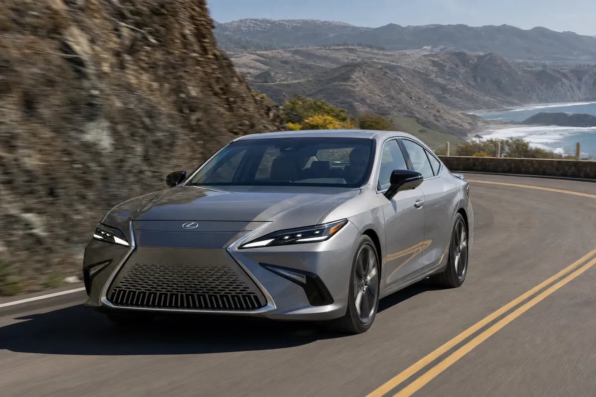 2026 Lexus ES 350h First Drive Review: Can Lexus’s Calm New Hybrid Sedan Beat the Toyota Crown, Volvo S90 B5, and BMW 530e on Comfort, Efficiency, and Real-World Luxury?