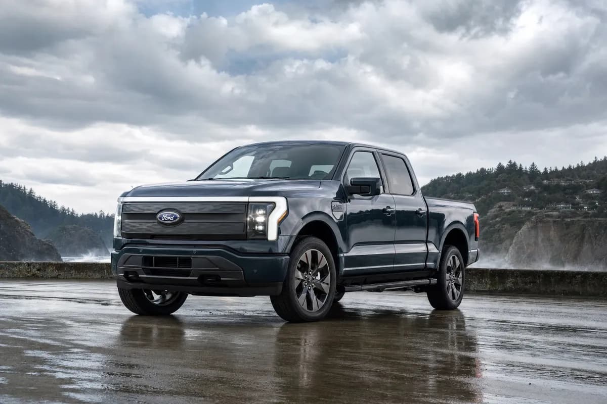 Ford’s EV Reset Deepens in July 2026 as the 2027 F-150 Lightning Faces New Pricing Pressure, Battery Strategy Questions, and Slower Tax-Credit Demand: What It Means for Mustang Mach-E, E-Transit, Hybrid Trucks, Dealer Inventories, and Buyers Waiting for Better EV Deals